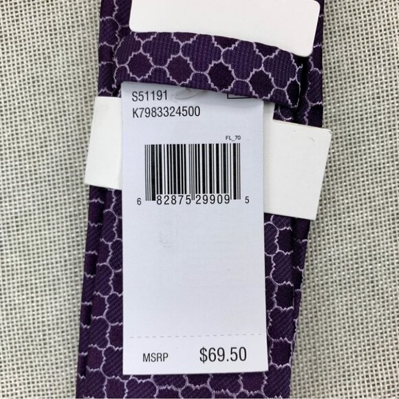 Calvin Klein Men's Quatrefoil Medallion Slim Silk Tie - Picture 4 of 8